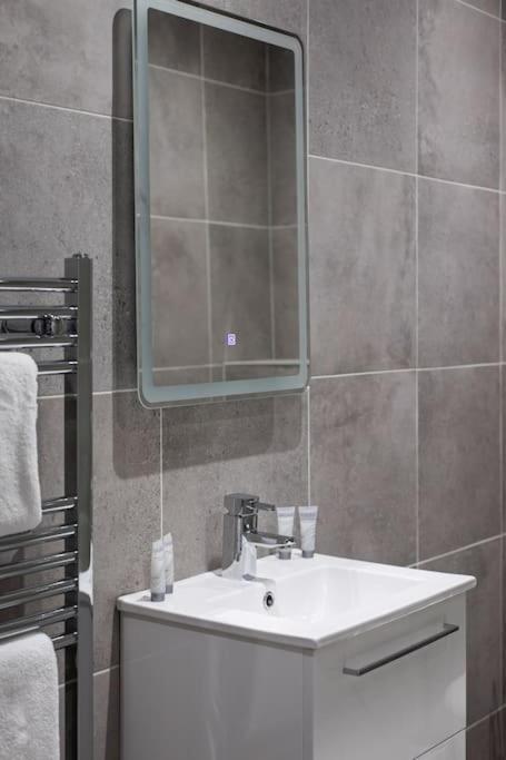 Luxury, Sleeps 6, City Centre Белфаст Екстер'єр фото